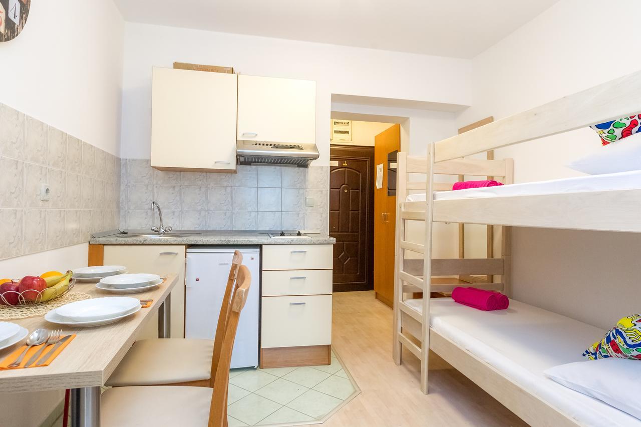 Apartments In City Center Ventus Novalja Eksteriør billede