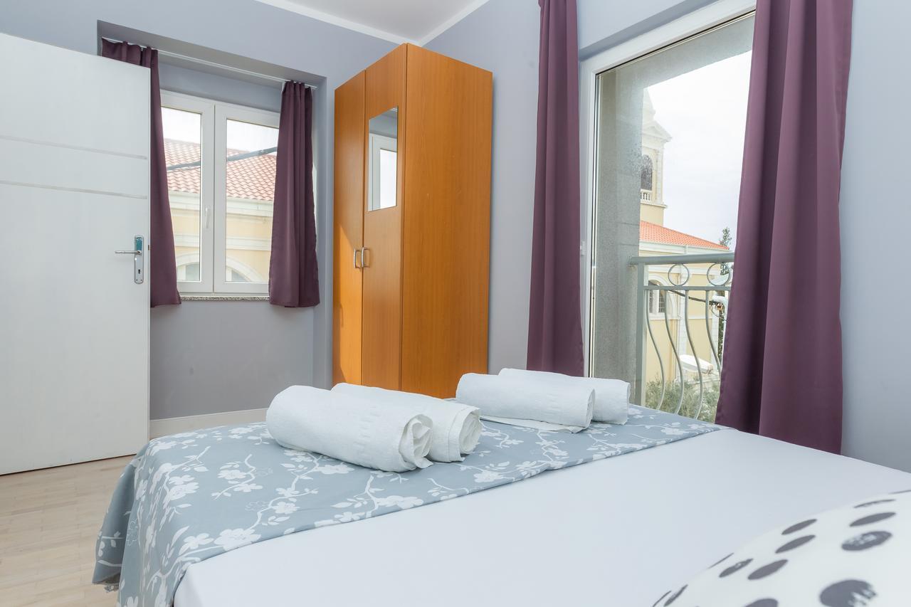 Apartments In City Center Ventus Novalja Eksteriør billede